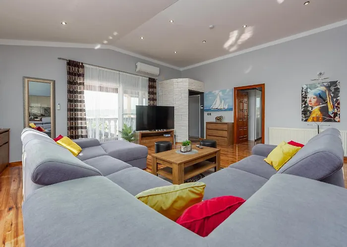 Ferienhaus Beautiful In Turanj